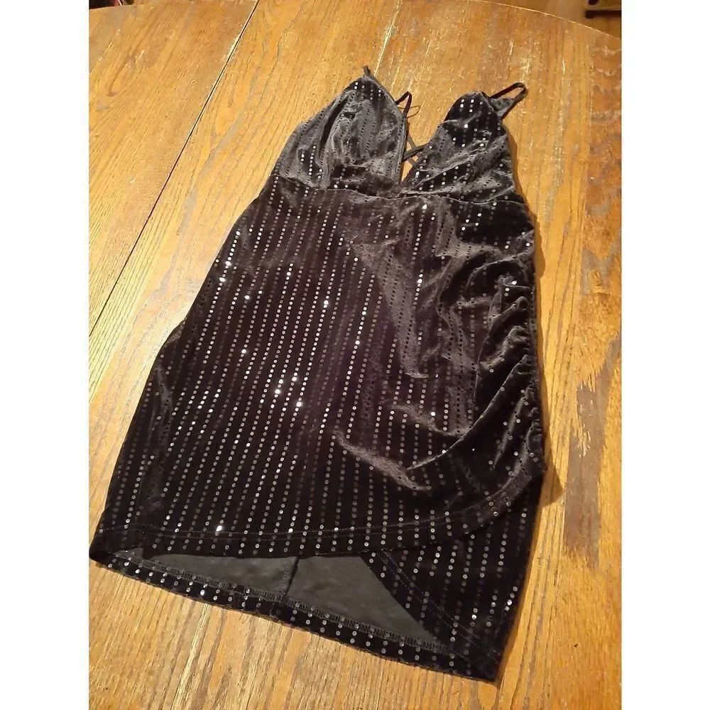 Medium Forever 21 Black Sleeveless Ruched Side Spaghetti Strap Sequin Mini Dress